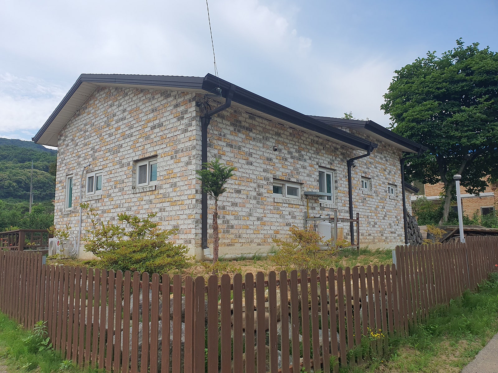 충북 괴산 전원주택 매매 - 정성 가득한 세컨하우스와 독립 텃밭 상세 사진 2