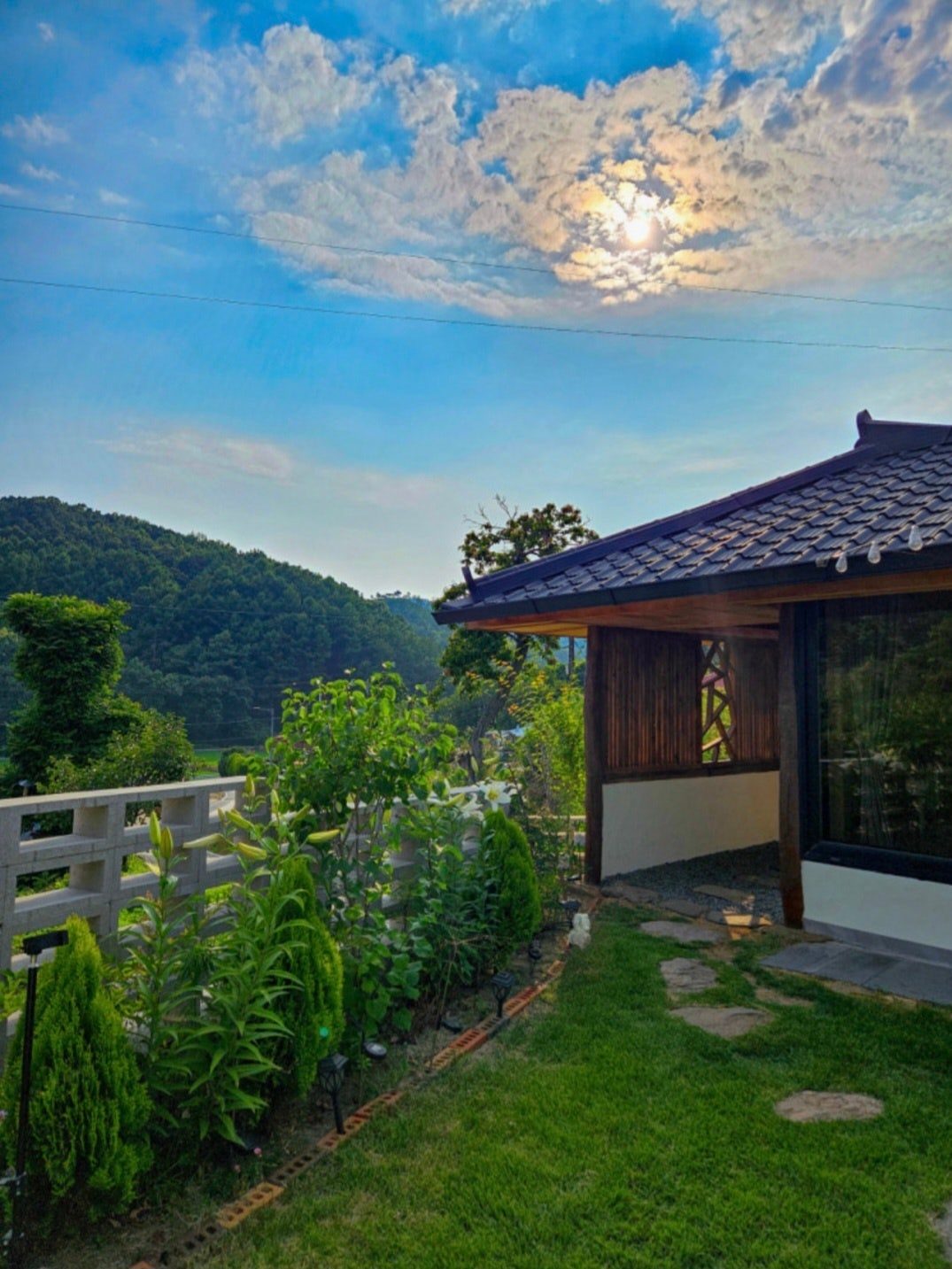충남 부여 전원주택 매매 - 운영 중인 감성 한옥스테이 '머물다 꽃담' 상세 사진 2