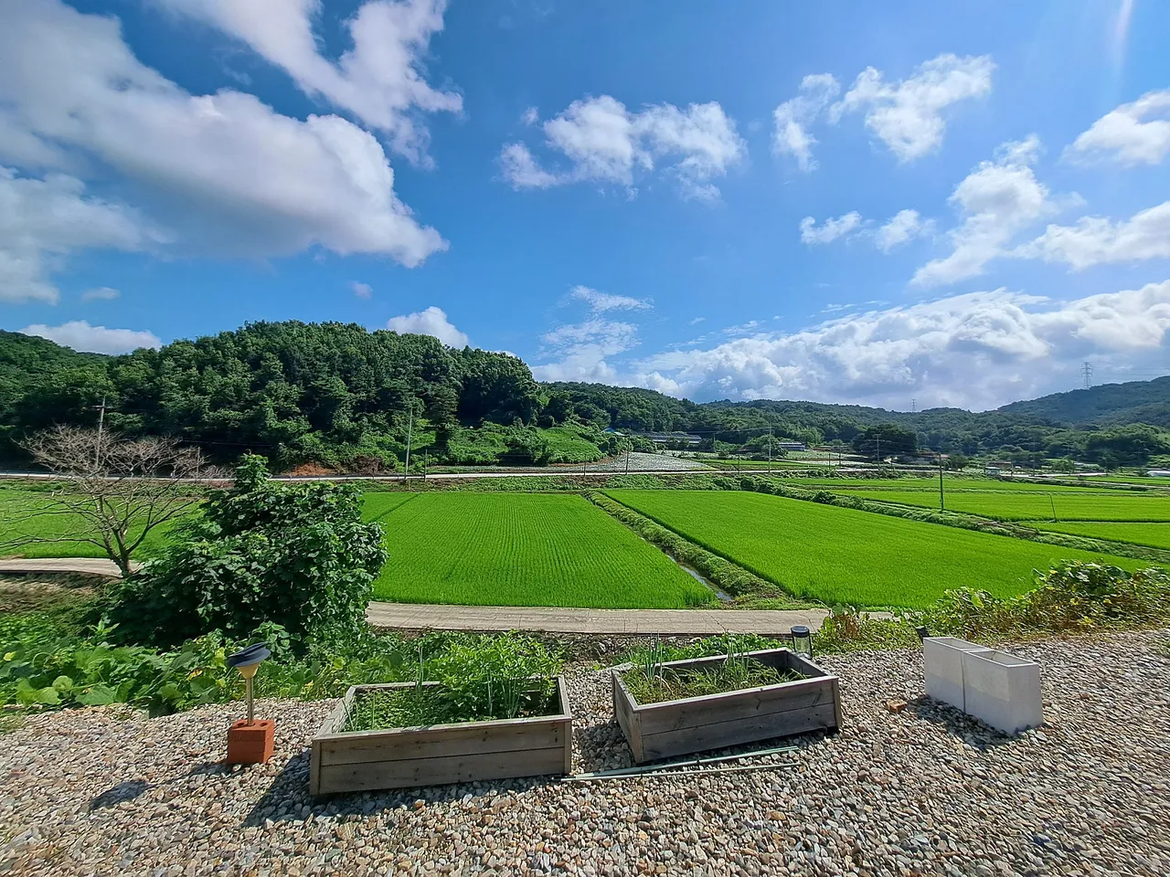 충남 예산 전원주택 매매 - 탁 트인 전망과 넓은 데크가 있는 세컨하우스 상세 사진 4