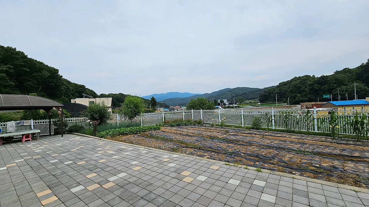 충남 아산 전원주택 매매 - 탁 트인 전망과 텃밭이 있는 집 상세 사진 2